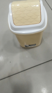 Mini Flip Lid Trash Bin – Compact Waste Bin for Bathroom Kitchen & Office | 3 Liter