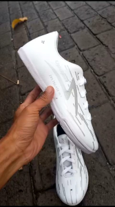 Sepatu Olahraga Anak Futsal & Spek Reborn Putih Silver