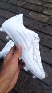 Sepatu Olahraga Anak Sepatu Sepak Bola Anak 33 s/d 38 SPECS Reborn putih silver