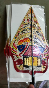 Gunungan wayang - gunungan wayang kulit - dari kulit sapi asli - diameter 30cm