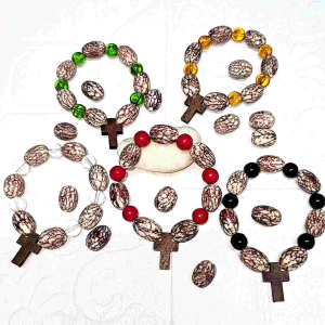 Buto ng Sinukuan Bracelet na may Banal na Krus