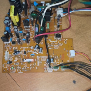 บอร์ดแอร์ DAIKIN 2P099167-6 ( ใช้มอร์เตอร์สวิง 1 ตัว )อะไหล่แท้ถอด  แผงวงจรแอร์ไดกิ้น แผงบอร์ดคอยล์เย็น อะไหล่แท้อะไหล่ถอด