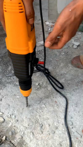 Dewalt สว่านโรตารี่ 3 ระบบ 8 หุน (26mm.) Rotary Hammer 2100W พร้อมกล่องจัดเก็บอุปกรณ์คุณภาพ