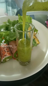 น้ำสลัดซีฟูดส์ ขนาด 100กรัม น้ำสลัดโรล แซบจีซดจึงกล่อมกลมกล่อม น้ำยาละ 100 กรัม