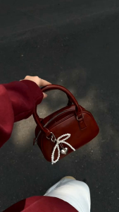 Hàng Quảng Châu chất lượng cao Túi xách nữ da cao cấp túi đeo vai phong cách đường phố Hàn Quốc