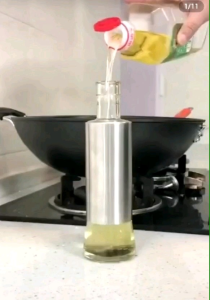 300ML Glass Oil Dispenser Stainless Steel Cover Auto Flip Oil Pot Anti-Leak Cooking Oil Vinegar Bottle Kitchen Tools