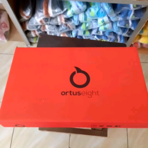 Sepatu Bola Ortuseight & Speck Terbaru Free Kaos Kaki & Skin Deker