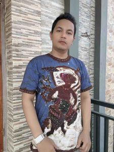 Kaos batik tulis/kaos batik pria terbaru