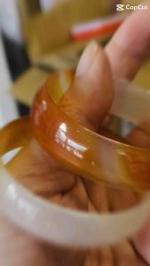 Vòng tay đá Mã Não trắng đỏ bản hẹ mang lại May Mắn Hạnh Phúc cho Nữ.