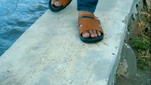 Sandal Keren untuk Pria: Bahan DK02 & Sandal Japit