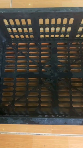 Sọt đựng rác để vỉa hè kích thích 46cm x 32cm x 19cm (Nhựa dày chịu được nắng rất tốt Độ bền rất cao) dùng để đựng rác để trước vỉa hè cho công nhân vệ sinh đường phố thu dọn hoặc Đựng đồ dùng hoặc chở đồ treo phía sau xe gắn máy.