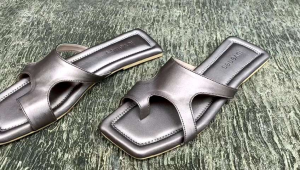 Sandal Flat Wanita Terbaru: Kelebihan & Tips Memilih