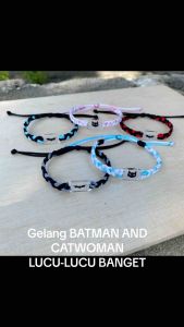 Gelang Batman & Catwoman Free Box dan Sticker