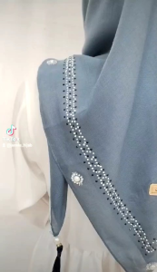 JILBAB CLARISSA TERBARU SEGIEMPAT AMIRA VOAL PAYET HIJAB TASSEL TERHITS