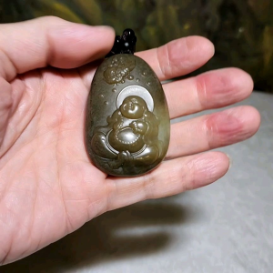 Premium Nephrite caramel brown good greasiness God of Wealth & Laughing Buddha Maitreya Jade pendant/handheld (with certificate) 优质和田玉且末老黃糖油润财神弥勒笑佛人财兩旺吊坠/手把(带证书)