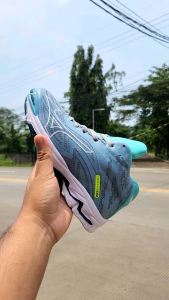 SEPATU VOLI MIZUNO WAVE LIGHTNING Z7 WANITA/SEPATU VOLI MIZUNO WLZ7 WANITA/SEPATU VOLI CEWEK/SEPATU VOLI WANITA/SEPATU OLAHRAGA WANITA/SEPATU SPORT WANITA/SEPATU JOGGING WANITA/SEPATU SENAM WANITA