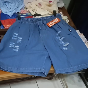 Desain Istimewa Hotpant Jins Jumbo