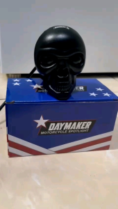 Lampu Sorot Tembak Daymaker Skull Laser Super Terang Case Besi Universal Kendaraan