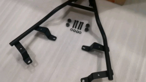 BREKET BOX GIVI SRT ADV 160 ORIGINAL GIVI PEMASANGAN TANPA COPOT BEHEL BAWAAN MOTOR BRACKET BOX GIVI ADV 160 DUDUKAN BOX ADV 160