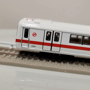 1:120 scale Singapore c651 MRT train model + tracks