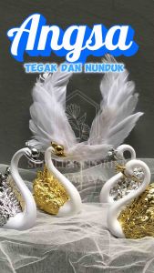 Miniatur Angsa Premium Emas: Dekorasi Cake Valentine yang Romantis