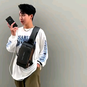 TAS SELEMPANG PRIA PREMIUM MULTIFUNGSI USB CHARGER ANTI MALING WAISTBAG PRIA SPORT WATERPROOF