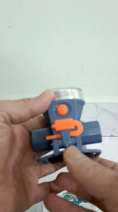 (Đèn Trắng)1 Đèn đội đầu Yến Quân  Ánh Sáng Trắngchuyên lấy ráy taisiêu sáng pin trâu 4-5h liên tục ánh sáng mạnh ko tim đen