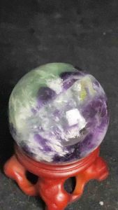 Actual Unit） Natural big Feather Fluorite Ball 113g 41.3mm+-Fengshui 天然羽毛萤石-（送底坐)地球的颜色- 一物一图(3310802)