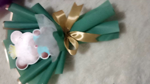 Buket Valentine & Anniversary: Pilihan Bunga, Cokelat, dan Bear