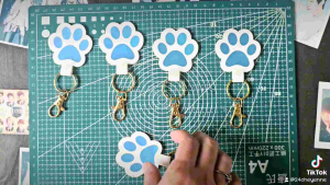 PAW LEATHER KEYCHAIN