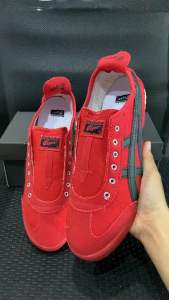 รองเท้าผ้าใบผ้า เป็นสลิ่มอ่อนไม่ต้องพูกเชือก สินค้ากำลังฮิต ใส่ได้ทั้งผู้หญิงและผู้ชาย รับประกันสินค้าตรงปก 100% มี36–45