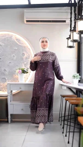 Gamis Silky Kekinian: Pilihan Modis Untuk Ibu Hamil & Busui