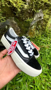 Sepatu Vans Old School: Sepatu Vans Pria dan Wanita, Sepatu Skateboard, dan Sepatu Sekolah