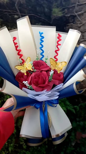 Buket Bunga Artificila 4 Tangkai dengan Dihiasi kupu-Kupu