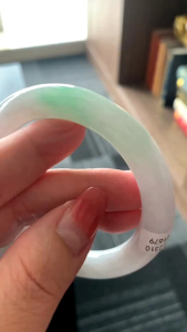 Jadeite jade bangle 55.4mm singapore can view and try  缅甸天然翡翠A货