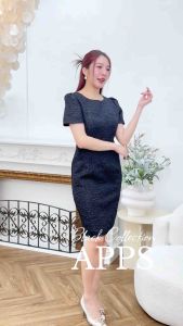 ชุดเดรสสีดำ ชุดทำงานสีดำ ผ้าแจ็คการ์ดลายกุหลาบ แขนสั้น เนื้อผ้ายืดหยุ่นใส่สบาย กระโปรงทรงสอบ มีกระเป๋าข้าง