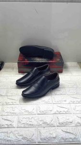 Giày công sở nam da bò nguyên tấm..kiểu dáng sang trọng..đế cao su non chống trơn trượt..bảo hành năm năm