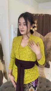 Kebaya Jadi Sutra Bulan Premium: Desain Elegan untuk Acara Formal