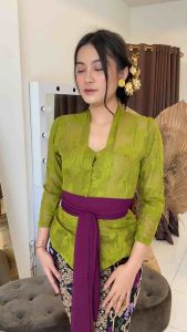 Kebaya Sutra Bulan Mawar Premium