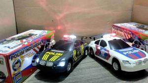 mainan mobil polisi Indonesia pakai baterai