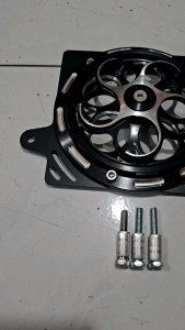 Spinner tutup kipas cnc flower plus breket raditor honda vario 125 150 pcx 150 adv 150