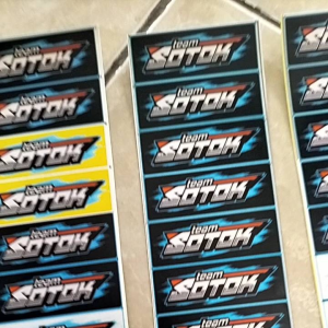 Stiker Unik & Desain Kreatif: Stiker 1 Lembar & Paket Stiker