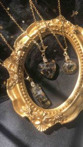 🖤 ดอกแดนดิไลอัน ออบซิเดียนสีดำ สีทอง สร้อยคอ (ทำด้วยมือเรซิน)  พร้อมส่ง เครื่องประดับแท้เก็บเงินปลายทาง