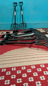 Garpu Tanah Injak Mata 4: Alat Bajak Tanah Berkualitas Tinggi