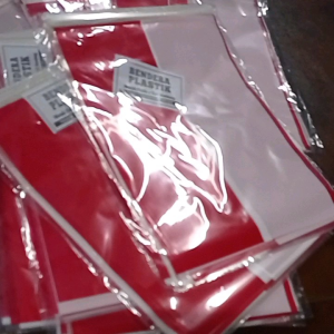 Bendera plastik merah putih renteng 5 m + tali (tinggal pasang)