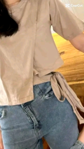 Atasan Cocok untuk Acara Santai: Blouse Crop Top Wanita