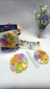 กล่องใส่ยา อักษรภาษาไทย 7 วัน 7สี  สีตรงวันคนไทย ช่องขนาดใหญ่ใส่ยาได้หลายชนิด เกรดพรีเมี่ยม วัสดุแข็งแรง ทนทาน (MB-358)