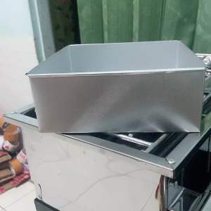 harga satuan loyang kotak/loyang persegi ukuran 18x18cm tinggi 7cm bahan galvalum/galvanis termurah terlengkap dan berkualitas tinggi.