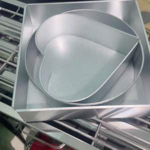 LOYANG (BLK) BULAT/LOVE/KOTAK DALAM SATU SET CETAKAN KUE BOLU UKURAN LOVE 18x18cm - BULAT 20x20cm - KOTAK 22x22cm TINGGI 6cm BAHAN GALVALUM/GALVANIS TERMURAH TERLENGKAP DAN BERKUALITAS TINGGI