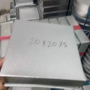 loyang kotak/loyang segi empat ukuran 20x20cm tinggi 5cm bahan glavalum/galvanis termurah terlengkap dan berkualitas tinggi.